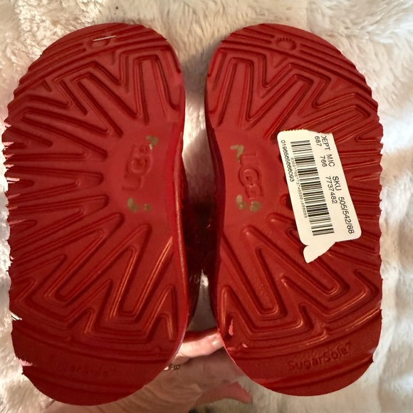 Ugg Classic II Red Gel Heart Boot Toddler 7 Brand New without Box ❤️❤️ - Picture 10 of 12